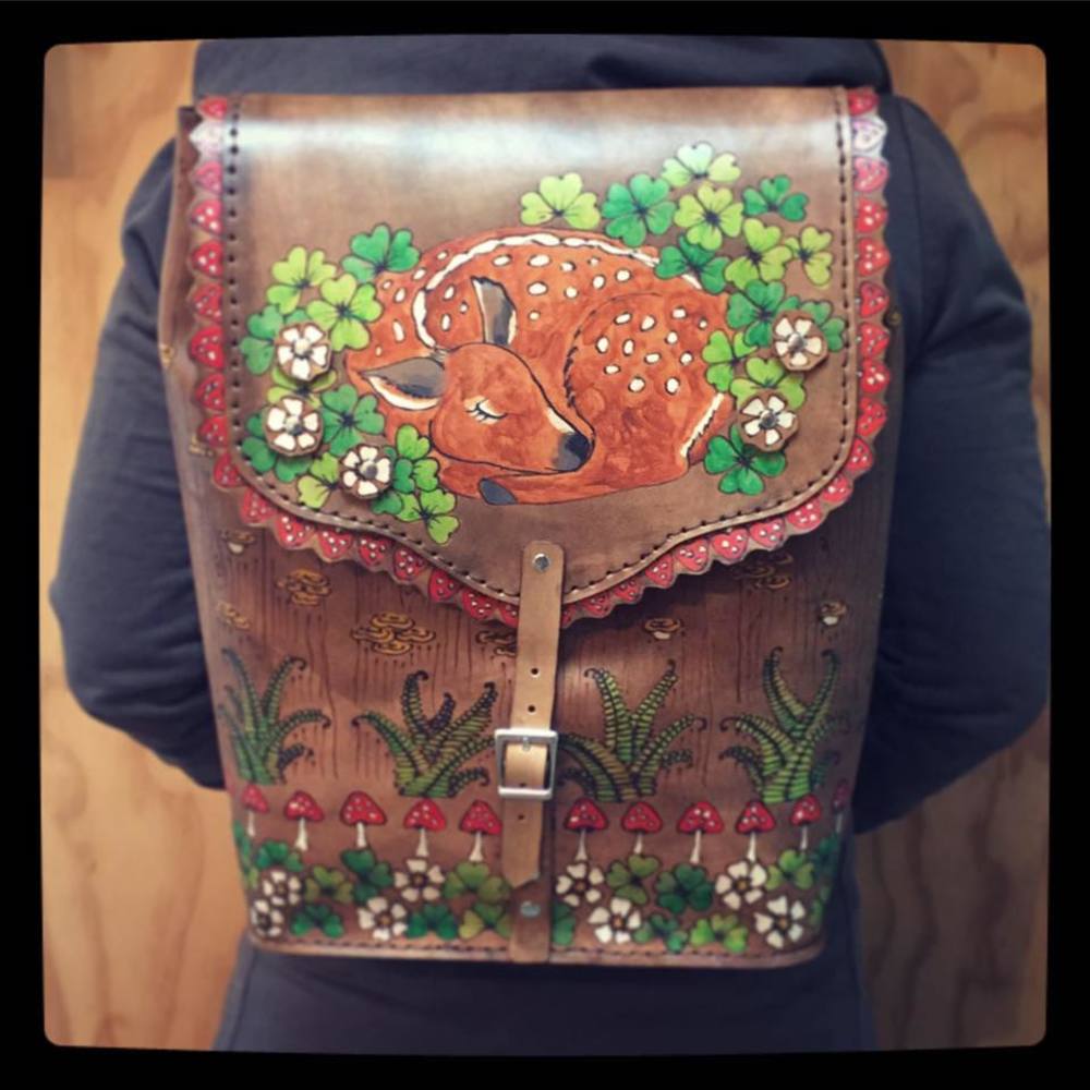 Meet your Posher, Caitlin